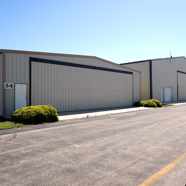 HANGARS